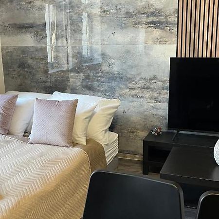 Downtown Boutique Apartments 리베레츠 외부 사진