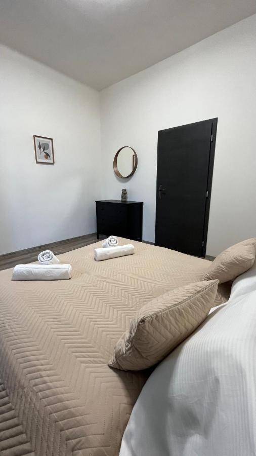 Downtown Boutique Apartments 리베레츠 외부 사진